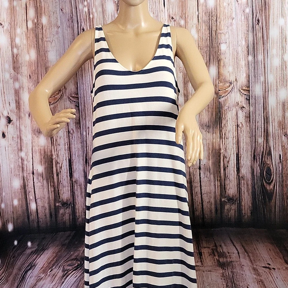 Garnet Hill Women's Sleeveless Navy & Cream Striped Maxi Dress Size M - Picture 3 of 12